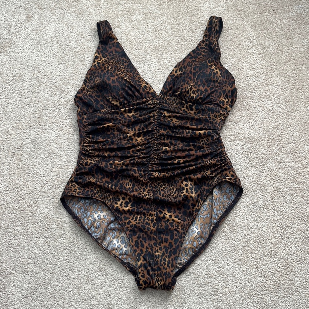 Miraclesuit Wireless Sonita Kitty Galore Leopard Print One Piece Swimsuit 16